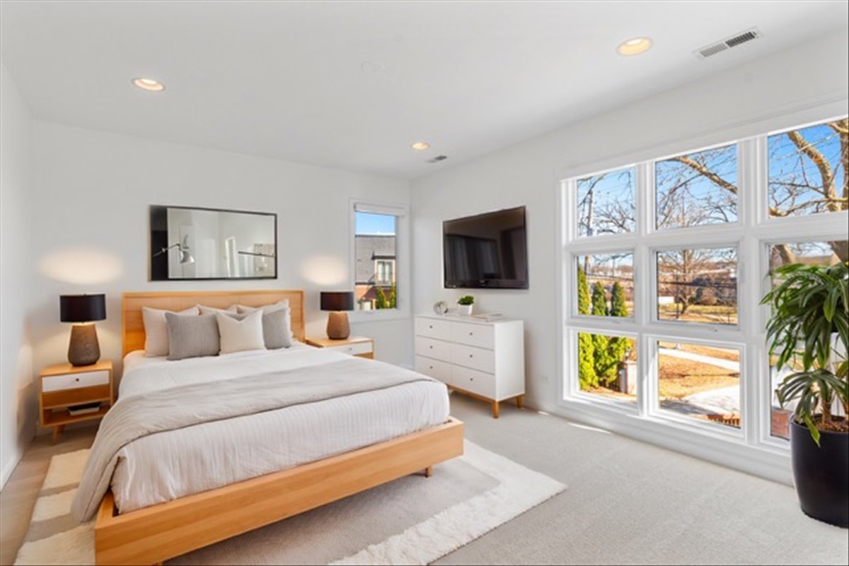 1776 Chestnut Avenue Glenview, IL 60025 - Photo 12 of 23