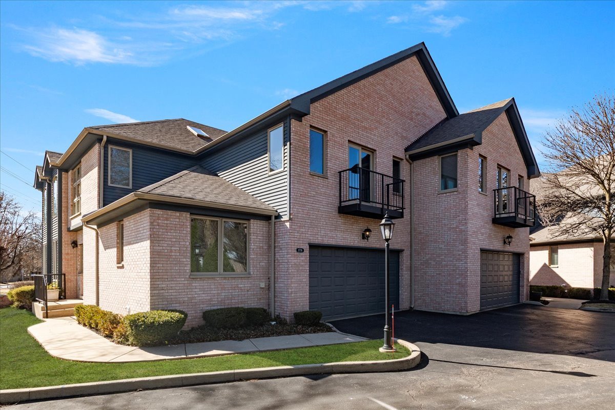 1776 Chestnut Avenue Glenview, IL 60025 - Photo 19 of 23