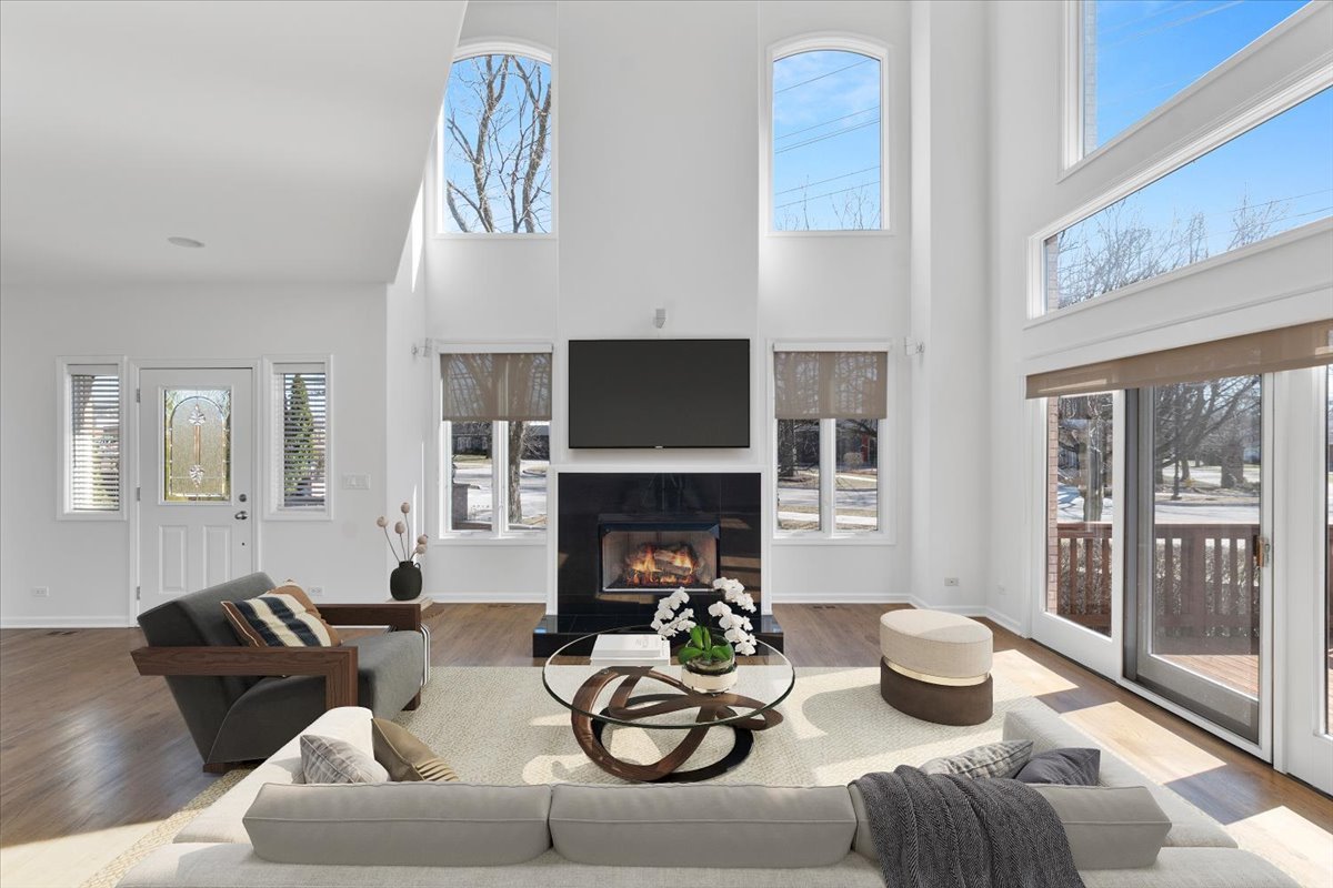 1776 Chestnut Avenue Glenview, IL 60025 - Photo 2 of 23