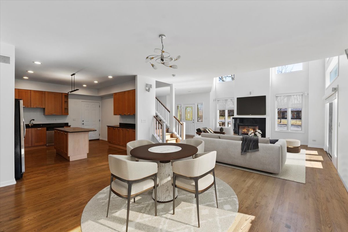 1776 Chestnut Avenue Glenview, IL 60025 - Photo 4 of 23