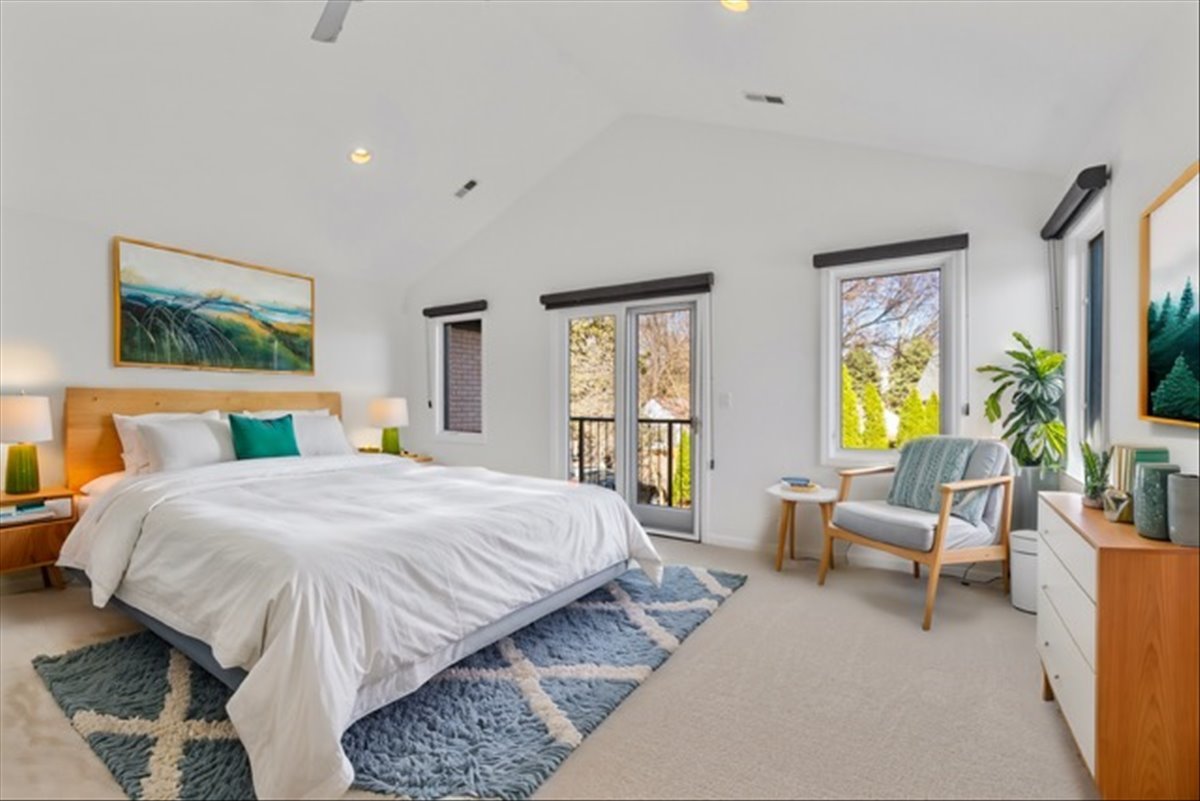 1776 Chestnut Avenue Glenview, IL 60025 - Photo 9 of 23