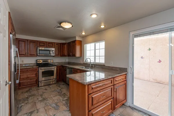 $2,900 | 2218 North 87th Terrace, Scottsdale, AZ 85257