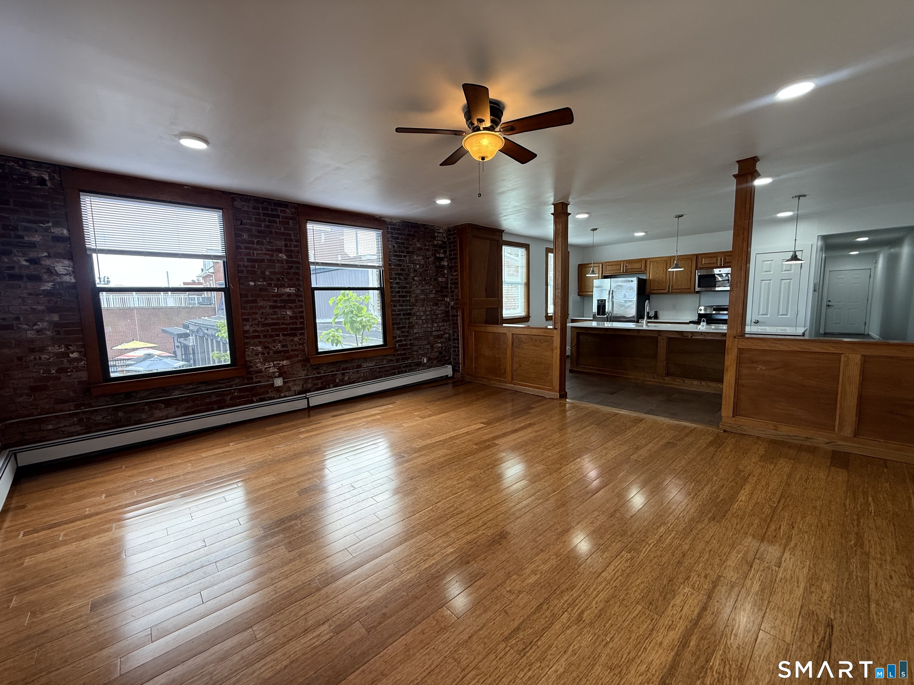 18 Bank Street New London, CT 06320 - Photo 6 of 16