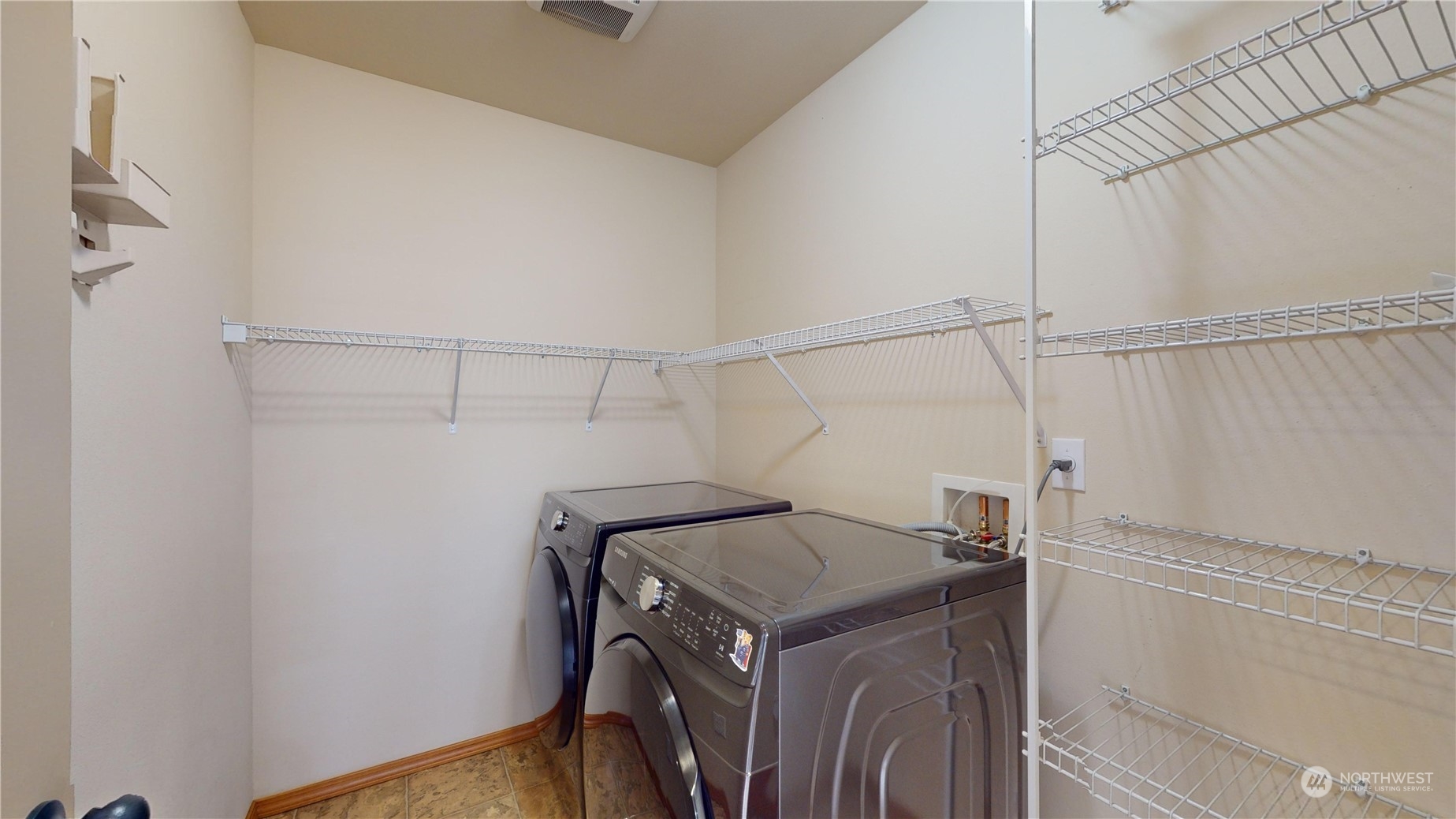 21129 Meridian Place West Bothell, WA 98021 - Photo 32 of 36