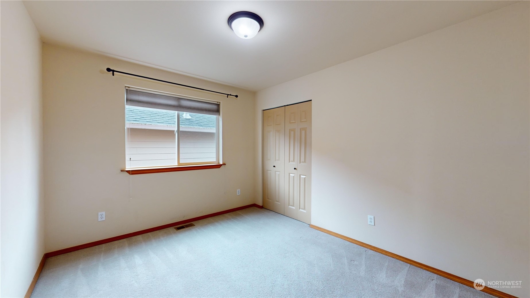 21129 Meridian Place West Bothell, WA 98021 - Photo 33 of 36