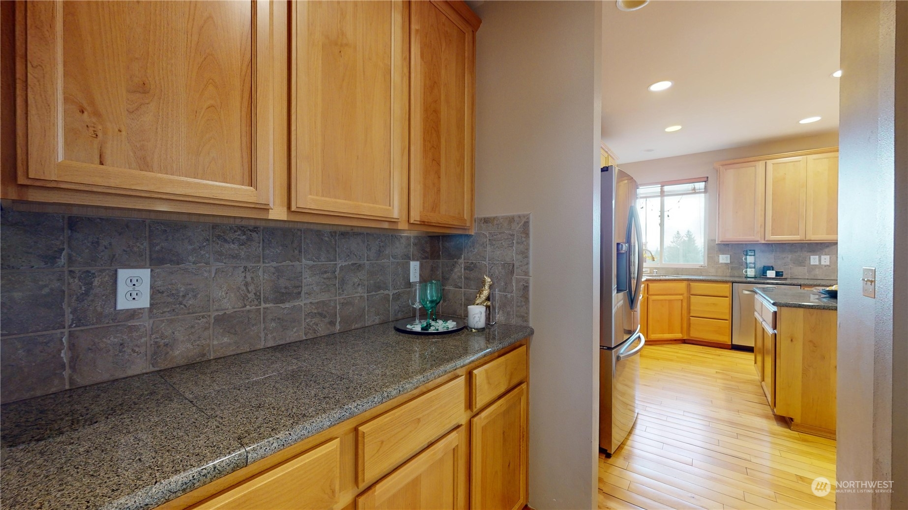 21129 Meridian Place West Bothell, WA 98021 - Photo 7 of 36