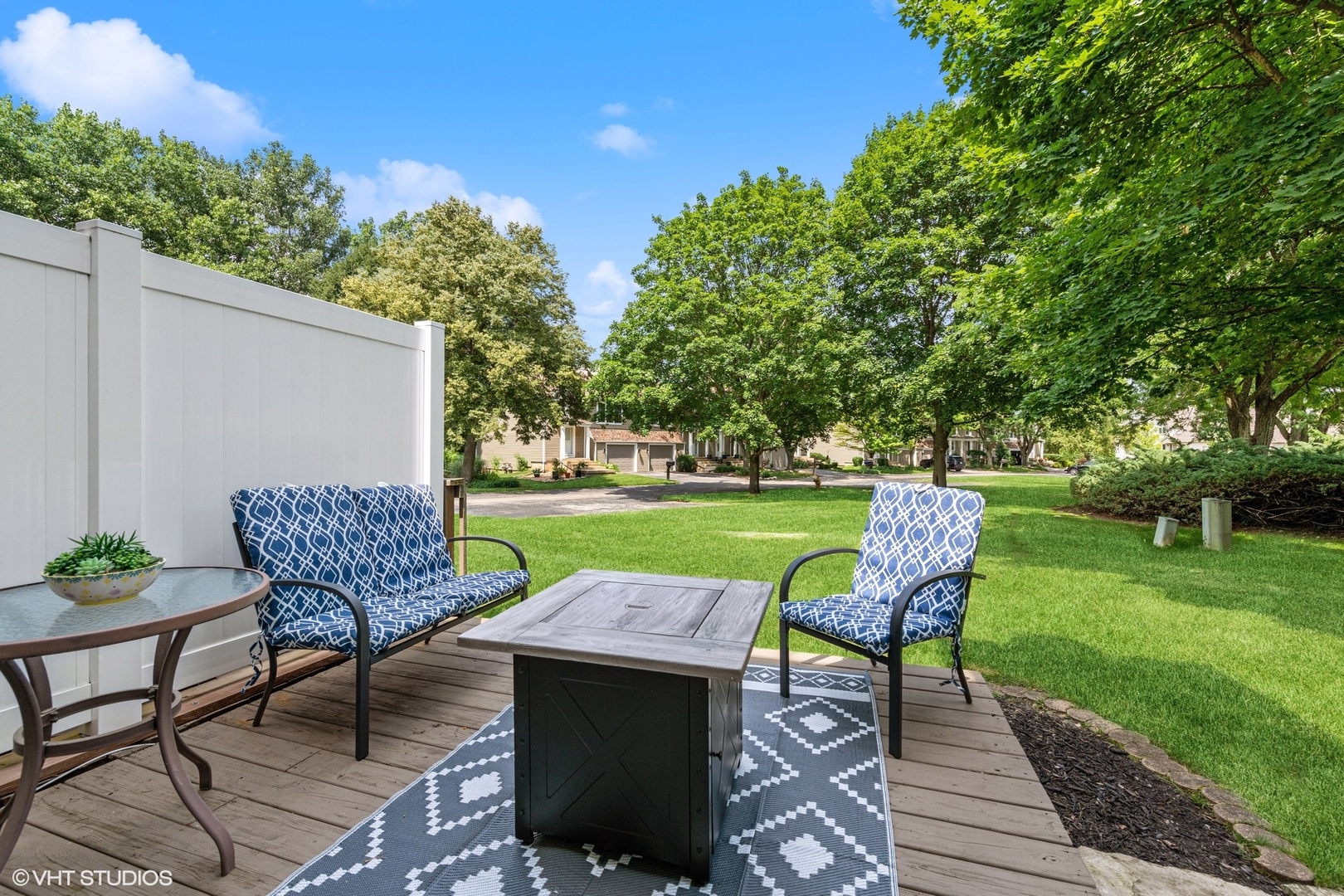 513 Hunters Way Fox River Grove, IL 60021 - Photo 15 of 16 a view of a table and chairs in the garden