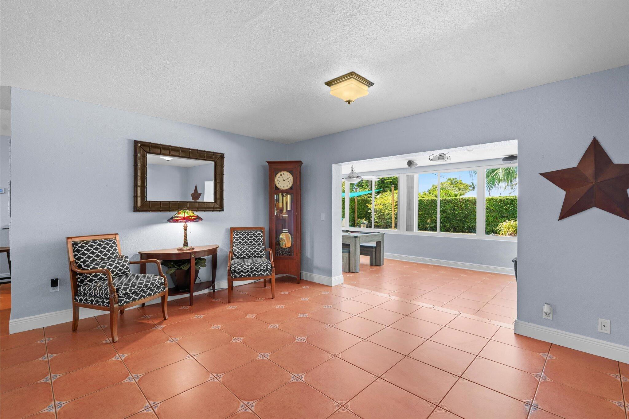 8341 Southwest 14th Street Miami, FL 33144 - Photo 12 of 41 11-40-mkw03396