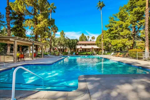 $180,000 | 2860 North Los Felices Road, Unit 101, Palm Springs, CA 92262
