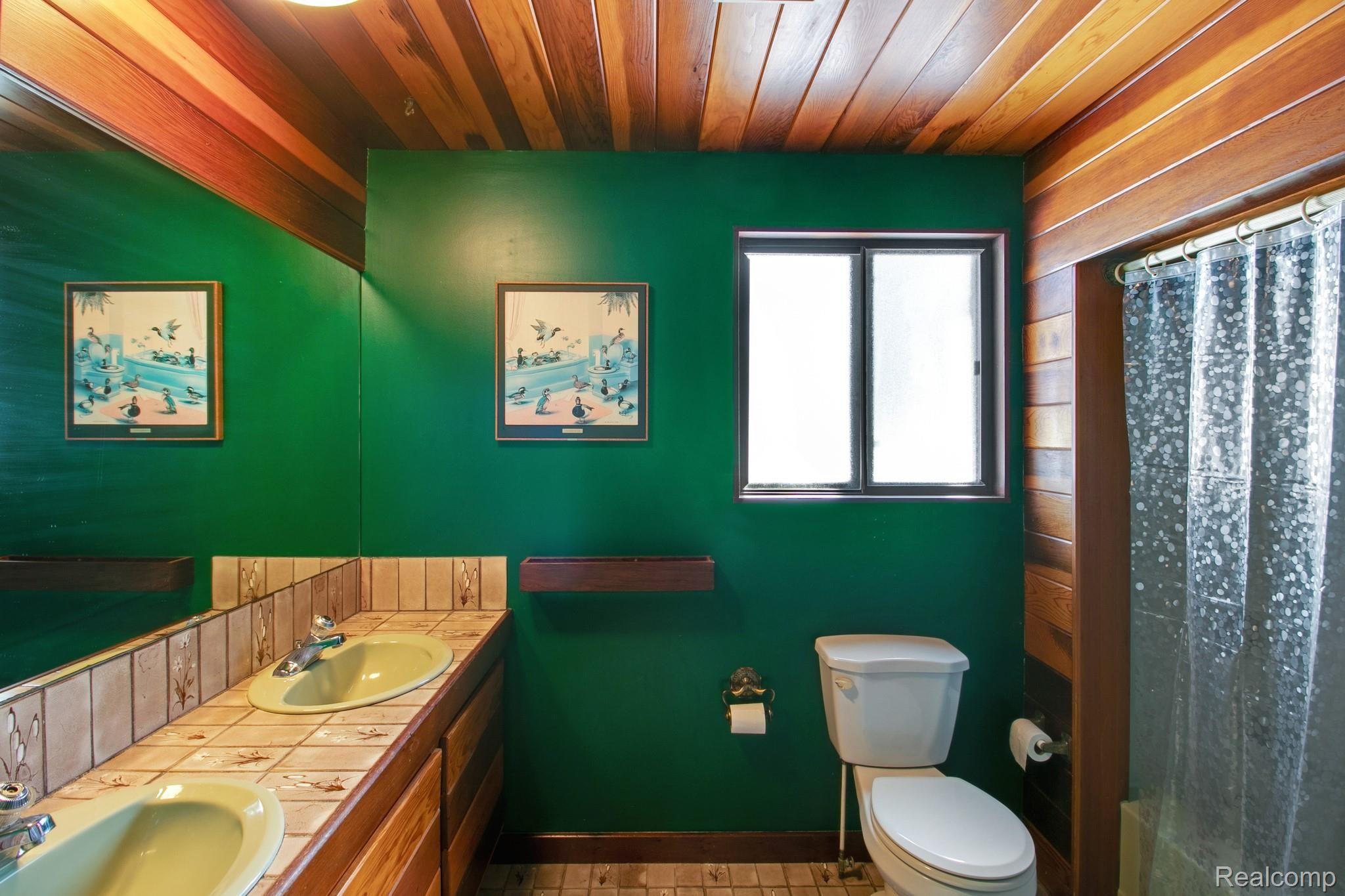 19754 Fry Road Northville, MI 48167 - Photo 24 of 35 Master bathroom