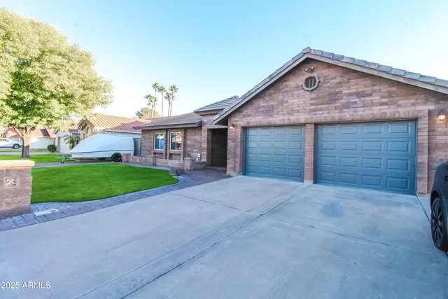 $3,700 | 907 East San Remo Avenue, Gilbert, AZ 85234