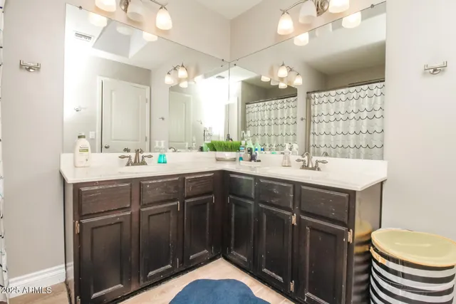 $3,700 | 907 East San Remo Avenue, Gilbert, AZ 85234