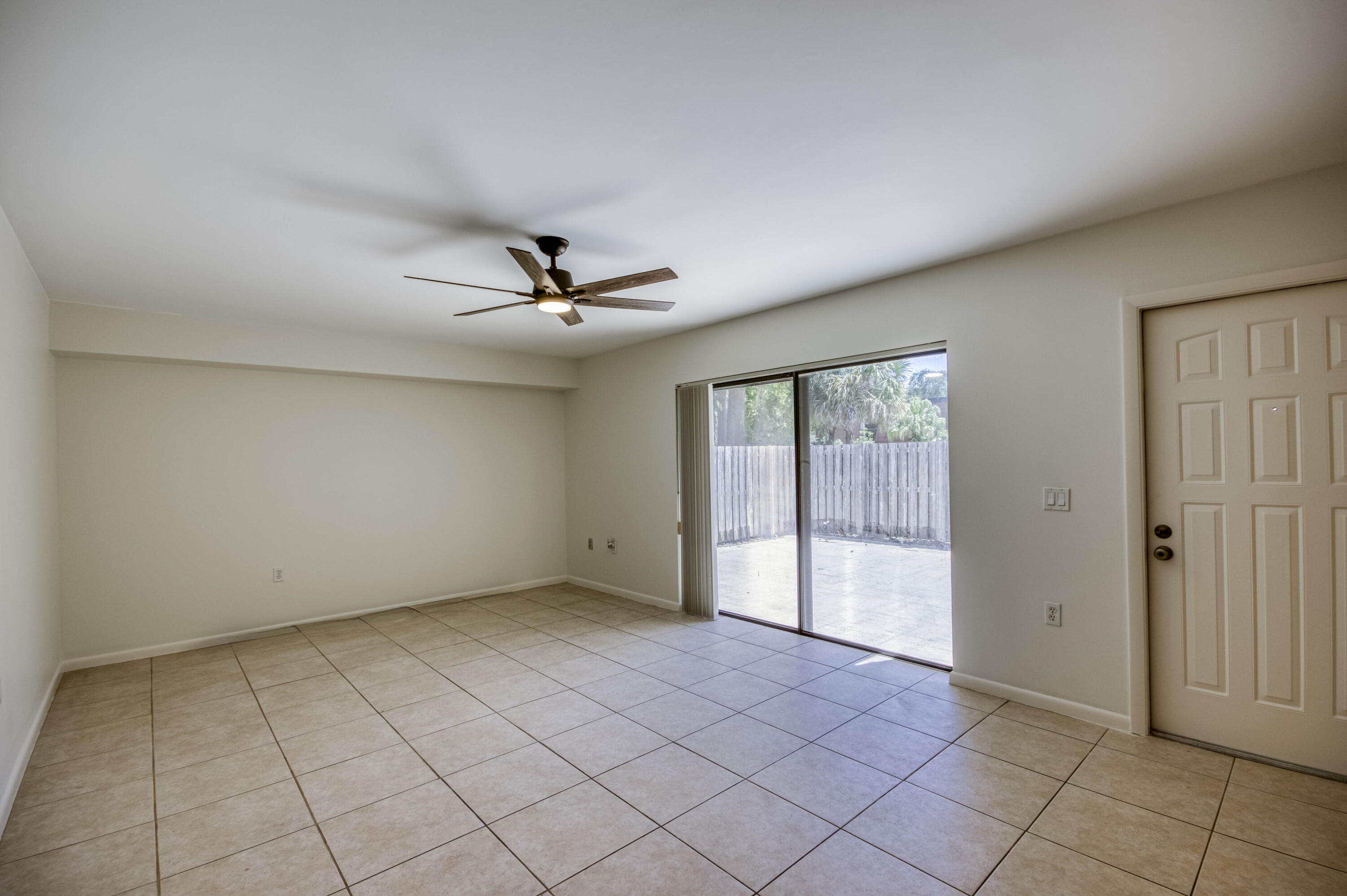 2414 24th Court Jupiter, FL 33477 - Photo 6 of 27 IMG-6