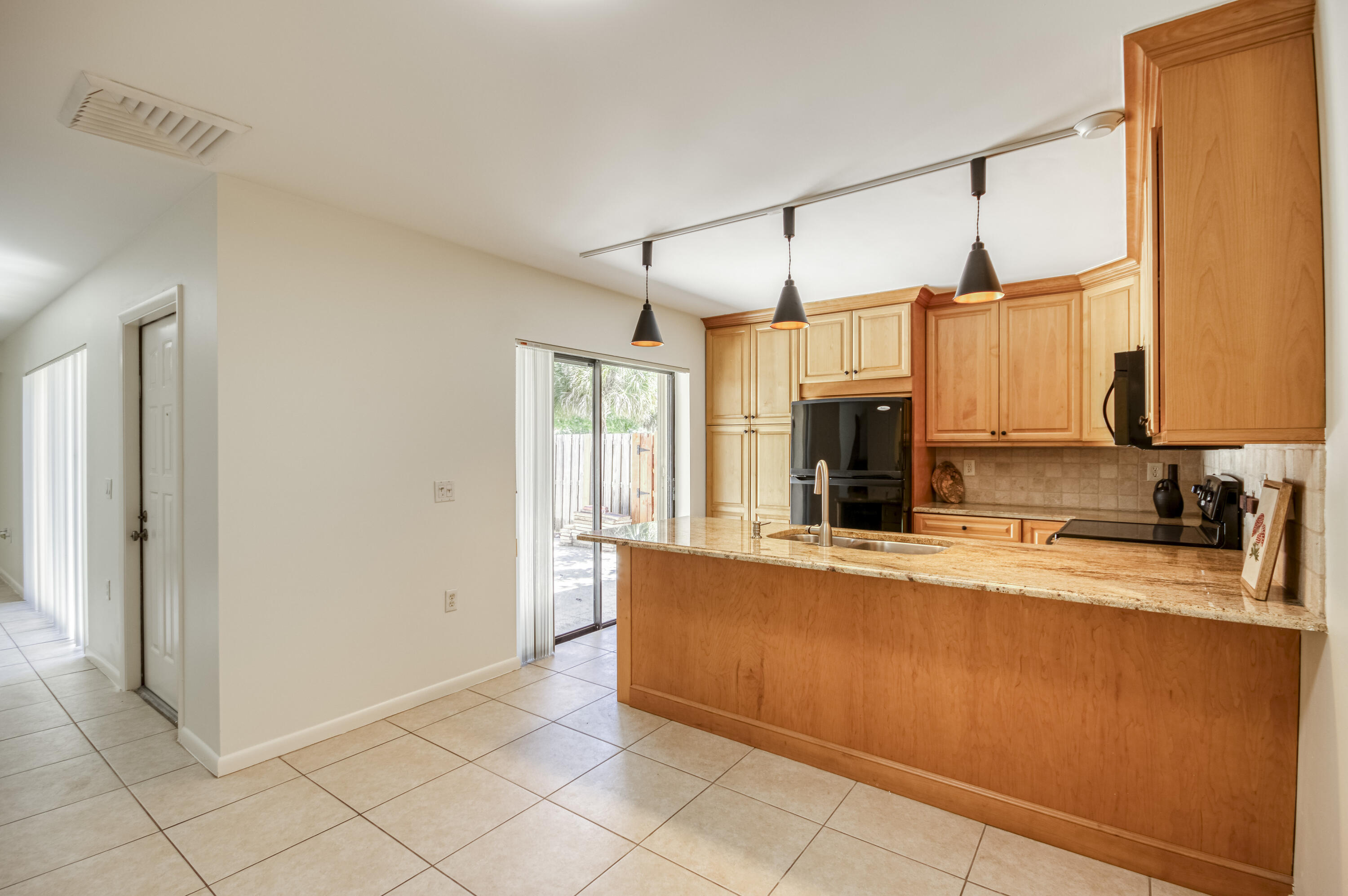 2414 24th Court Jupiter, FL 33477 - Photo 10 of 27 IMG-11
