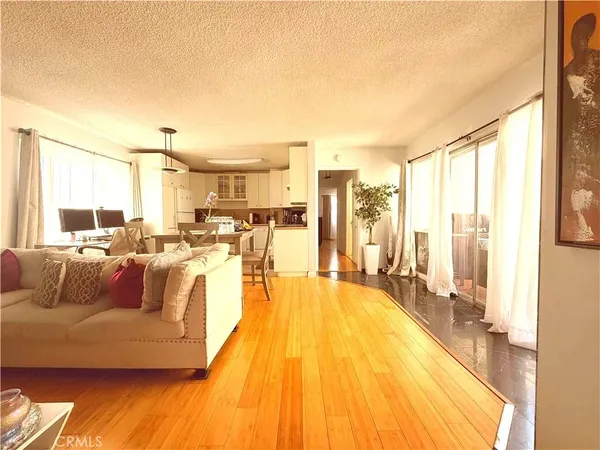 $567,500 | 5300 Fairview Boulevard, Unit 19, Los Angeles, CA 90056