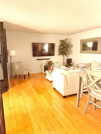 $567,500 | 5300 Fairview Boulevard, Unit 19, Los Angeles, CA 90056