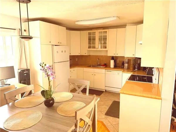 $567,500 | 5300 Fairview Boulevard, Unit 19, Los Angeles, CA 90056