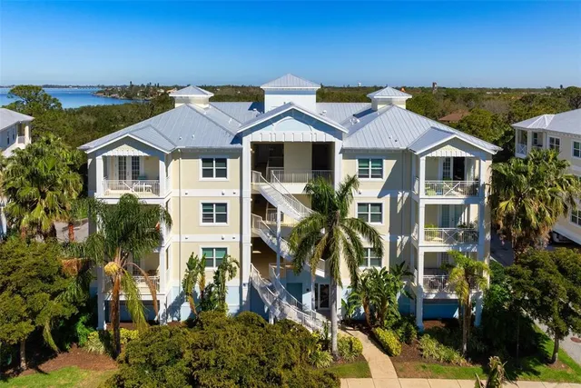 a view of a big yard in front of house