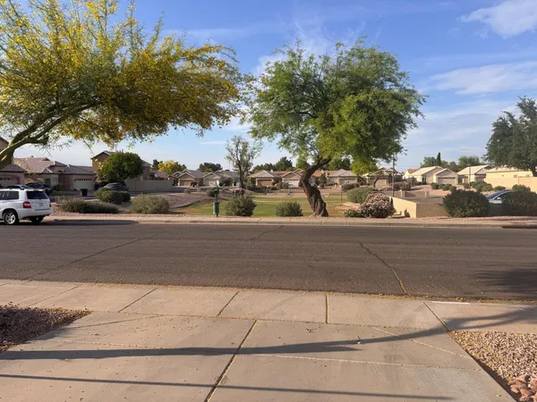 $2,550 | 979 East Brentrup Drive, Tempe, AZ 85283