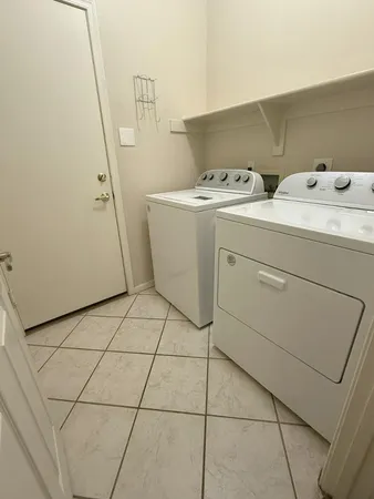 $2,550 | 979 East Brentrup Drive, Tempe, AZ 85283