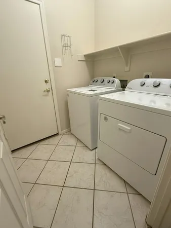 $2,550 | 979 East Brentrup Drive, Tempe, AZ 85283