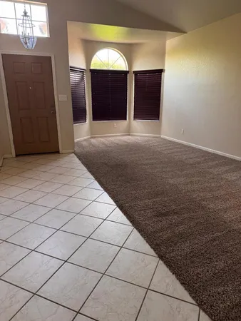 $2,550 | 979 East Brentrup Drive, Tempe, AZ 85283