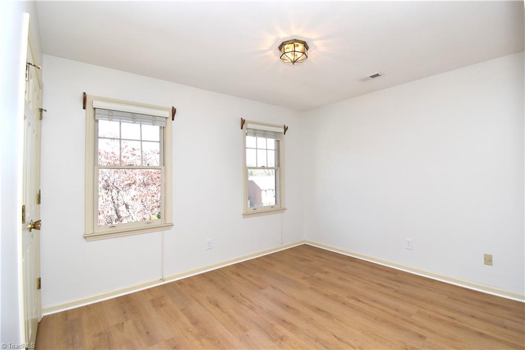 422 Wildwood Lane Graham, NC 27253 - Photo 14 of 22 Guest bedroom #1