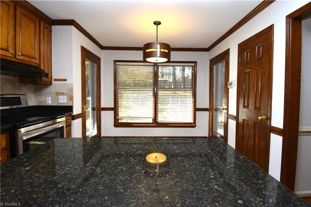 $2,100 | 422 Wildwood Lane, Graham, NC 27253