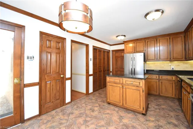 $2,100 | 422 Wildwood Lane, Graham, NC 27253