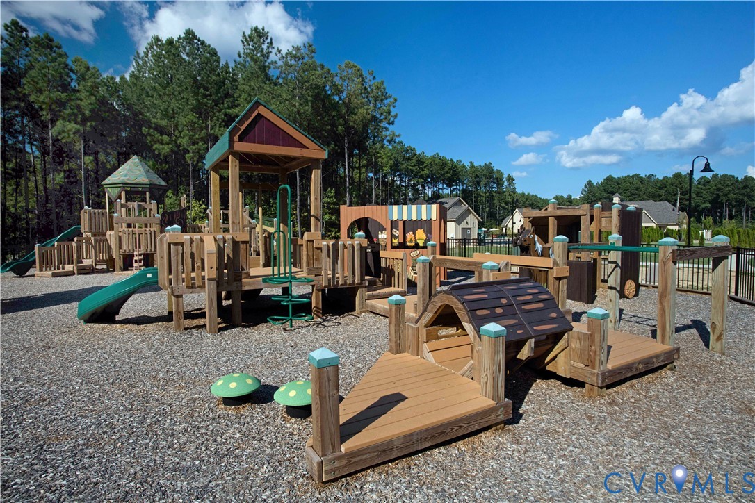 15712 Greenhart Drive Chesterfield, VA 23832 - Photo 29 of 32 a view of a backyard with sitting area