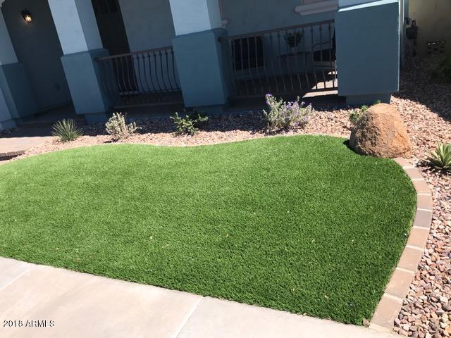 4156 East Cynthia Street Gilbert, AZ 85295 - Photo 10 of 25 a view of yard from a tub