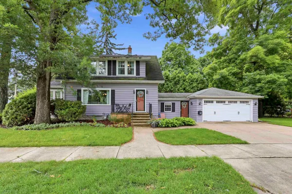 $324,900 | 1115 Hewitt Street, Neenah, WI 54956
