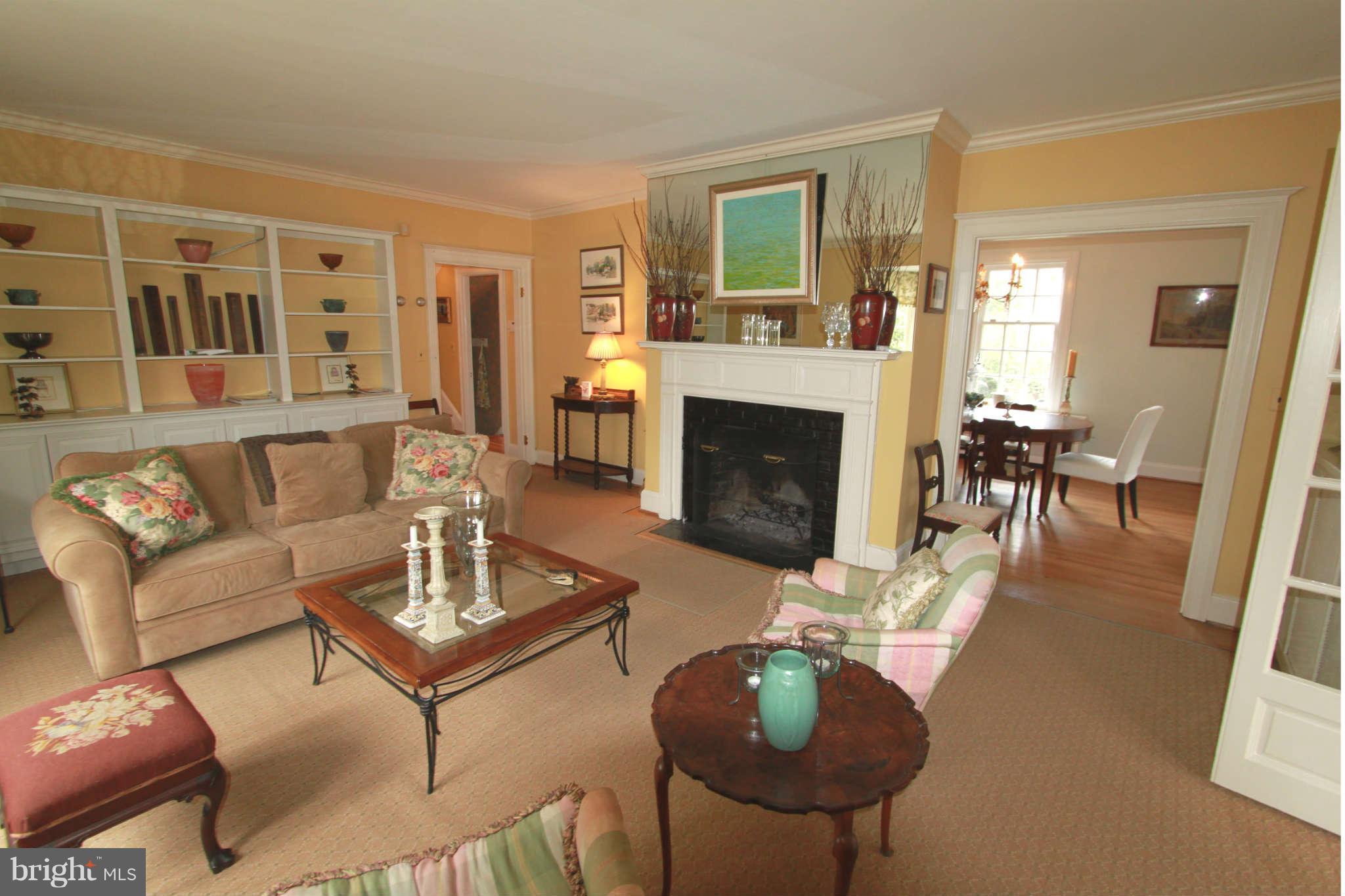 3911 Juniper Road Baltimore, MD 21218 - Photo 3 of 22 Living Room