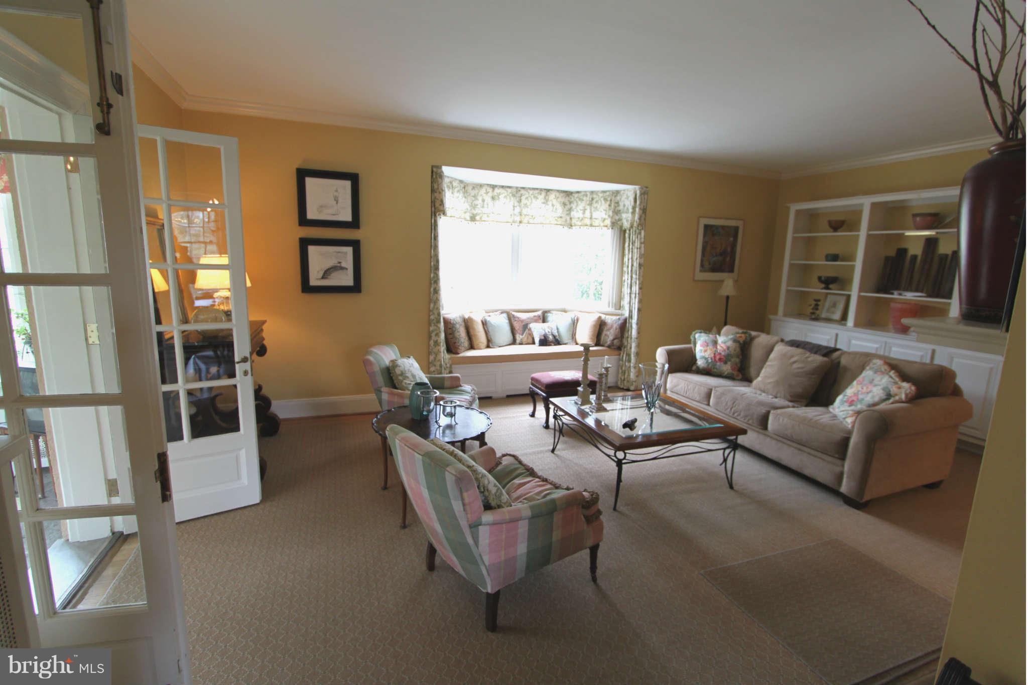 3911 Juniper Road Baltimore, MD 21218 - Photo 4 of 22 Living Room 2