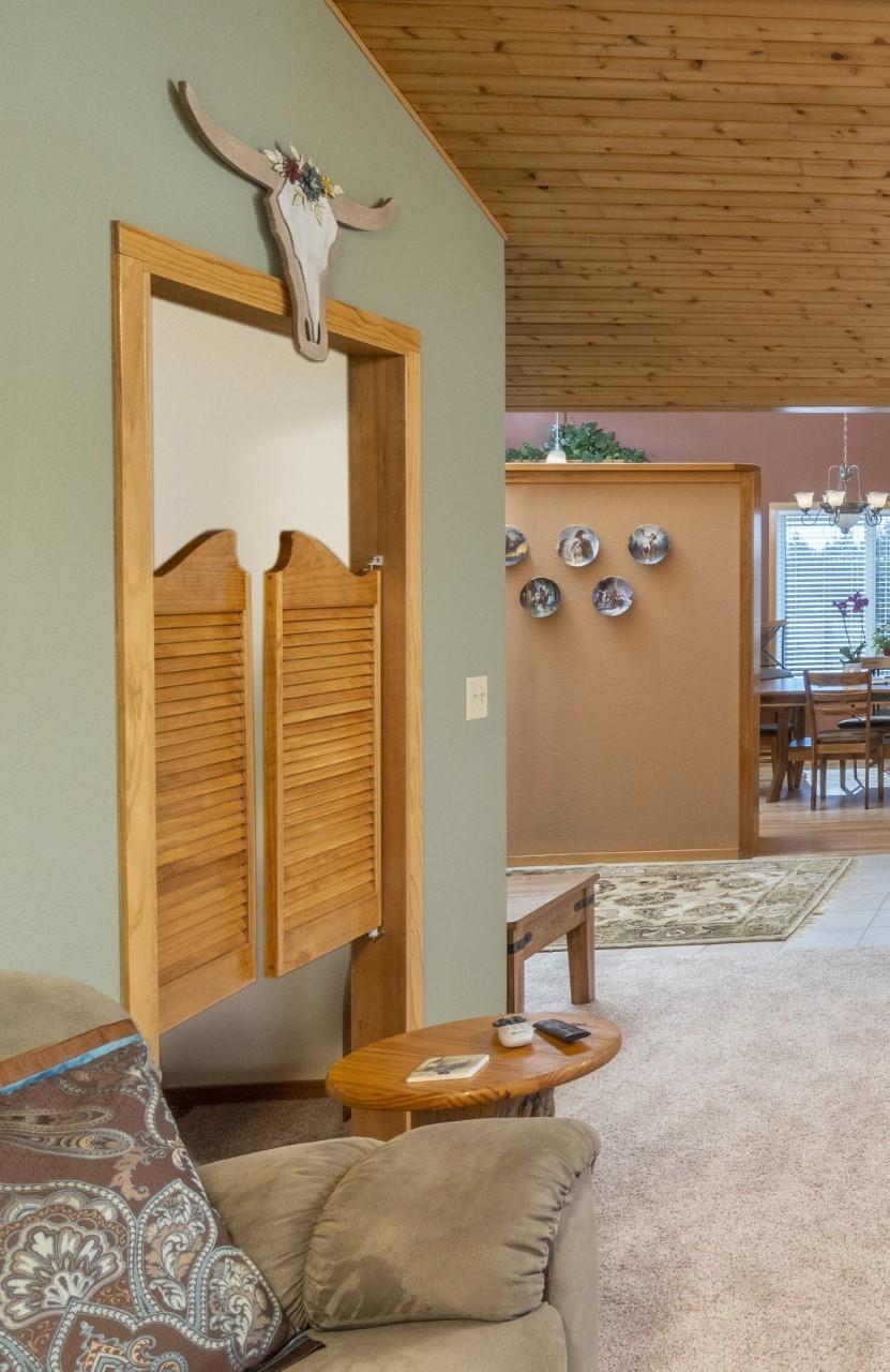 15662 Southwest Steelhead Road Terrebonne, OR 97760 - Photo 7 of 52 Wet Bar