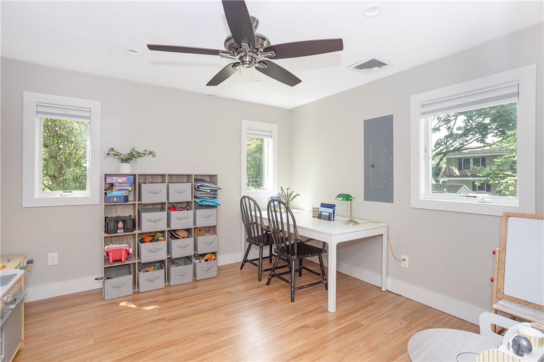 74 Therien Road Portsmouth, RI 02871 - Photo 16 of 50