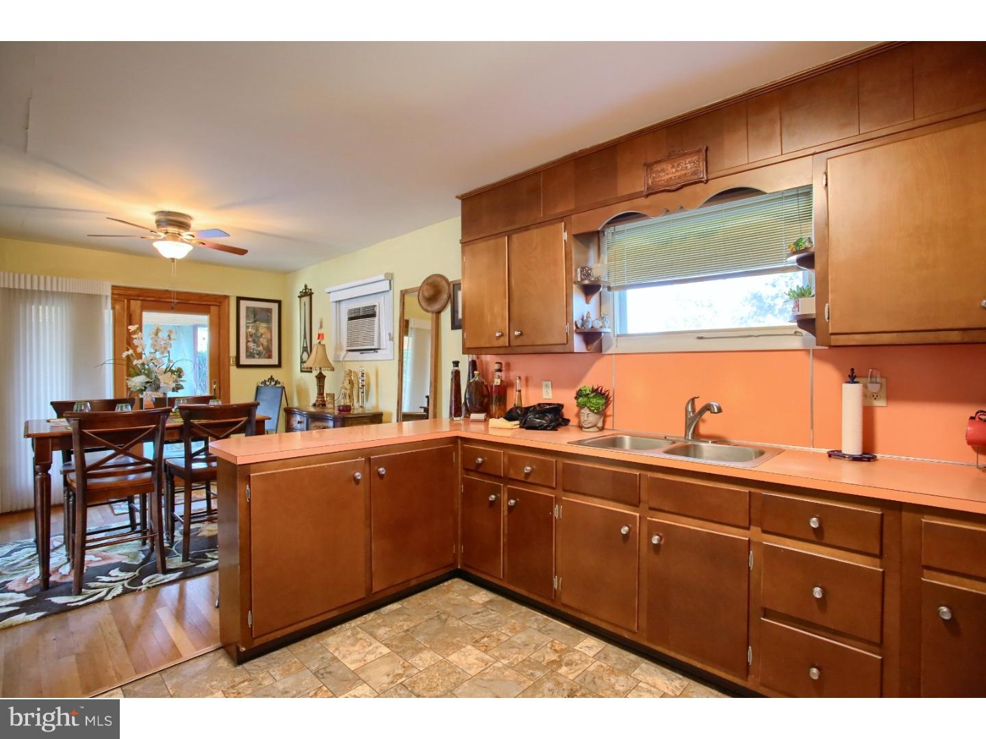 619 High Boulevard Reading, PA 19607 - Photo 8 of 25