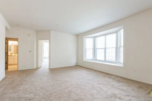 $282,500 | 4 Arboretum Drive, Lombard, IL 60148