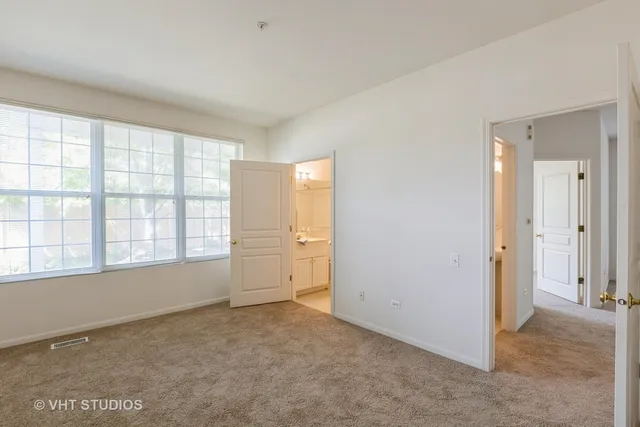 $282,500 | 4 Arboretum Drive, Lombard, IL 60148