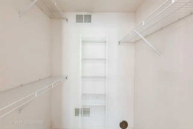 $282,500 | 4 Arboretum Drive, Lombard, IL 60148