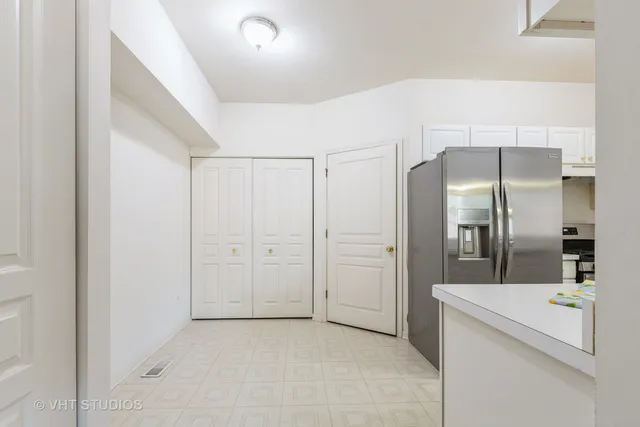 $282,500 | 4 Arboretum Drive, Lombard, IL 60148