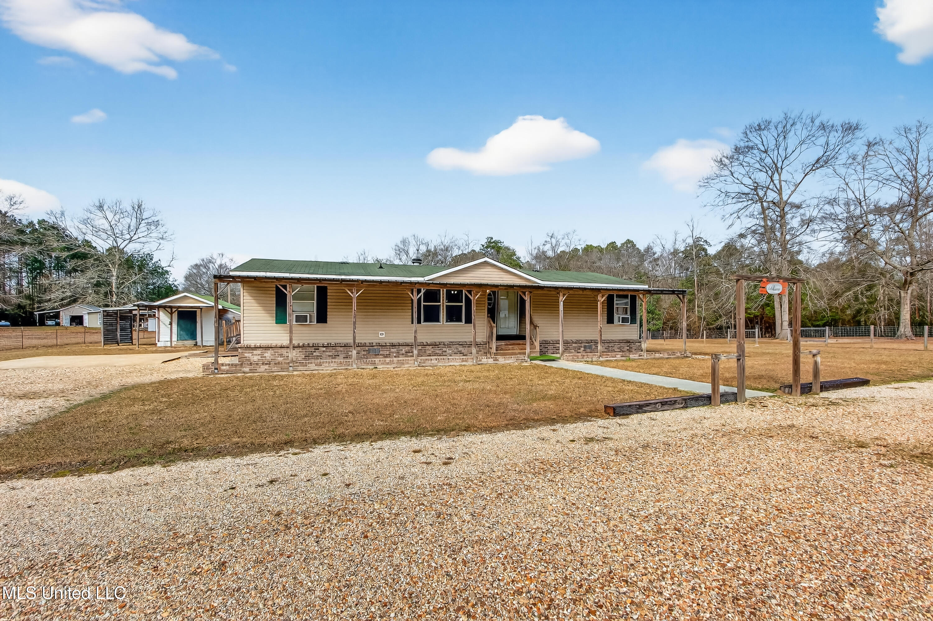 121 Lavelle Odom Road Poplarville, MS 39470 - Photo 1 of 54 03-002
