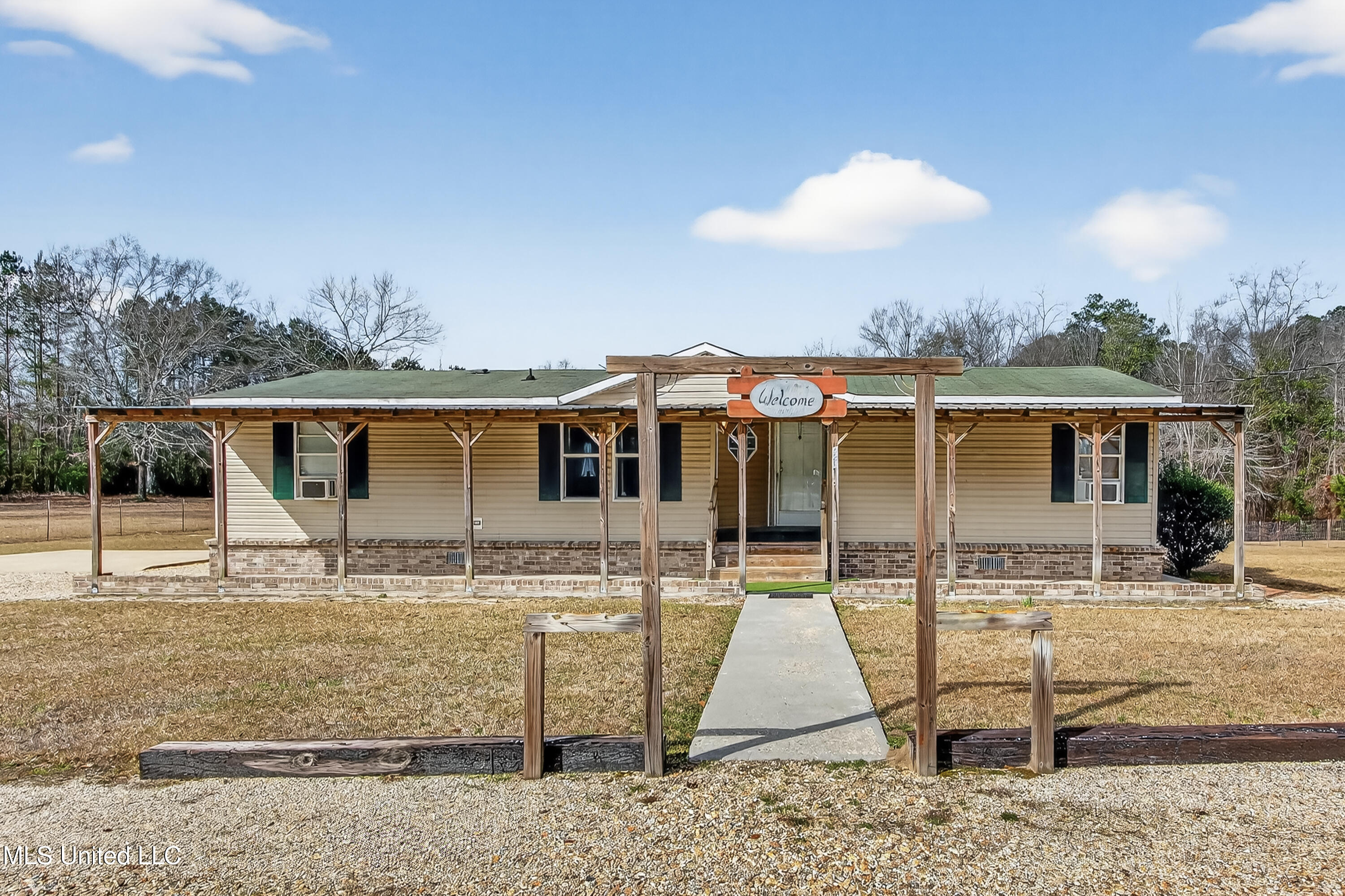 121 Lavelle Odom Road Poplarville, MS 39470 - Photo 5 of 54 01-001_2