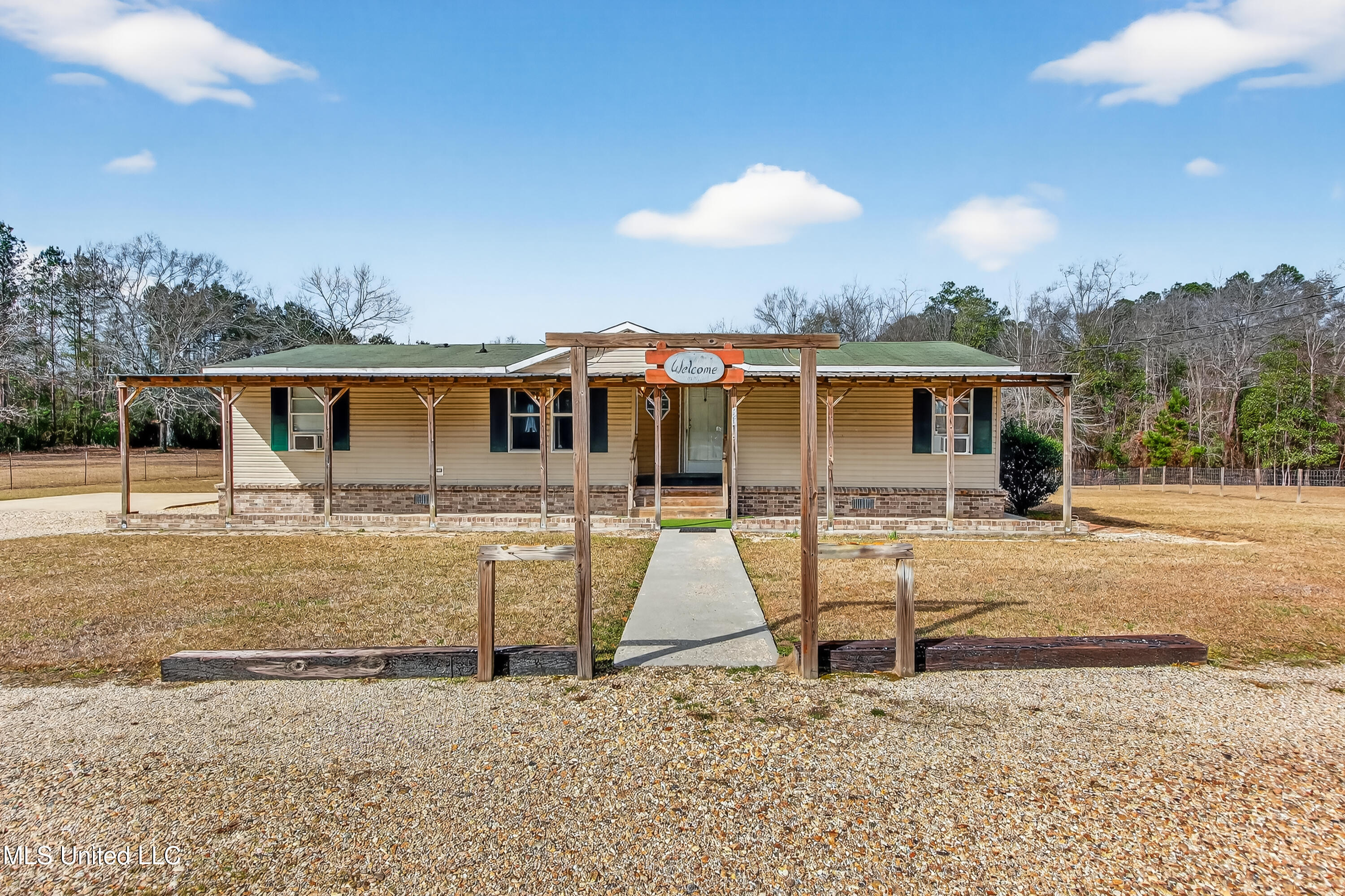 121 Lavelle Odom Road Poplarville, MS 39470 - Photo 6 of 54 02-001