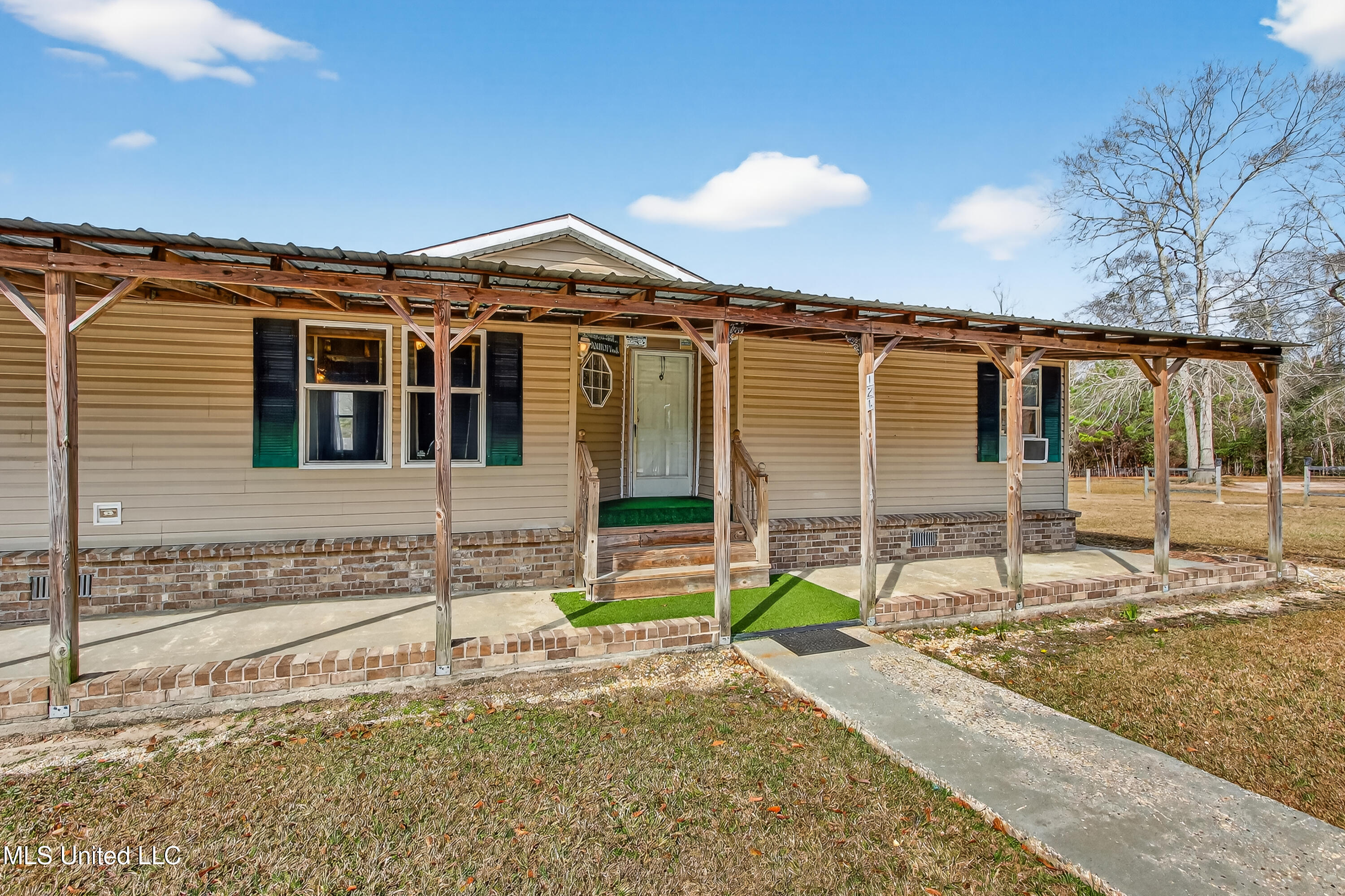 121 Lavelle Odom Road Poplarville, MS 39470 - Photo 7 of 54 04-003