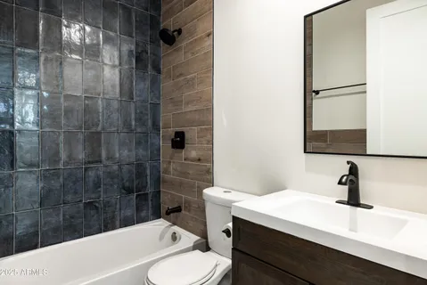 $1,749,999 | 13036 North 23rd Place, Phoenix, AZ 85022