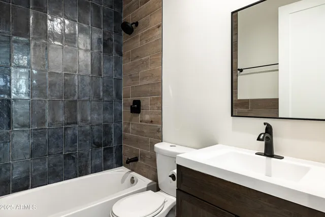 $1,699,999 | 13036 North 23rd Place, Phoenix, AZ 85022