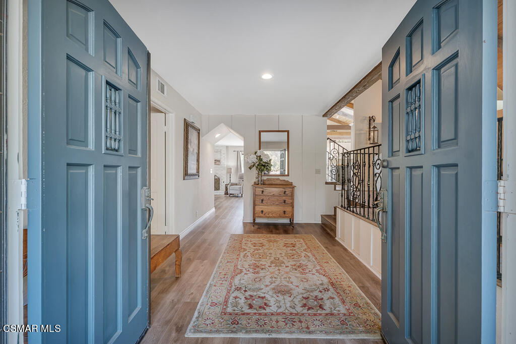 11780 Barranca Road Camarillo, CA 93012 - Photo 3 of 26 a view of entryway with livingroom