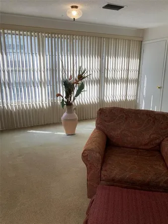 $1,500 | 5521 80th Street North, Unit 215, St. Petersburg, FL 33709