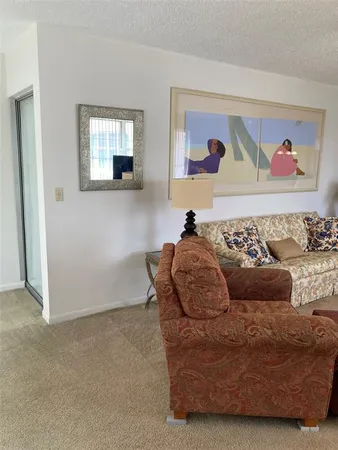 $1,500 | 5521 80th Street North, Unit 215, St. Petersburg, FL 33709